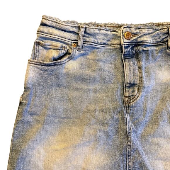 Maurices Denim Mini Skirt Frayed Hem Light Wash Casual Festival Sz 16 Indie - Picture 5 of 10